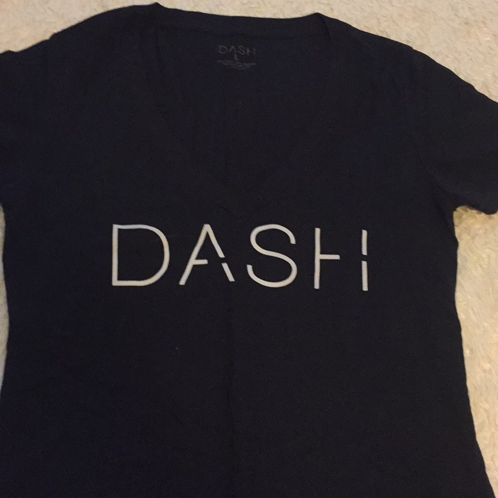 Dash v neck tee